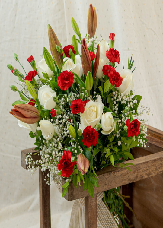 Buy Flower Bouquet Gift Delivery in Bangalore - Farmerr – farmerr.in