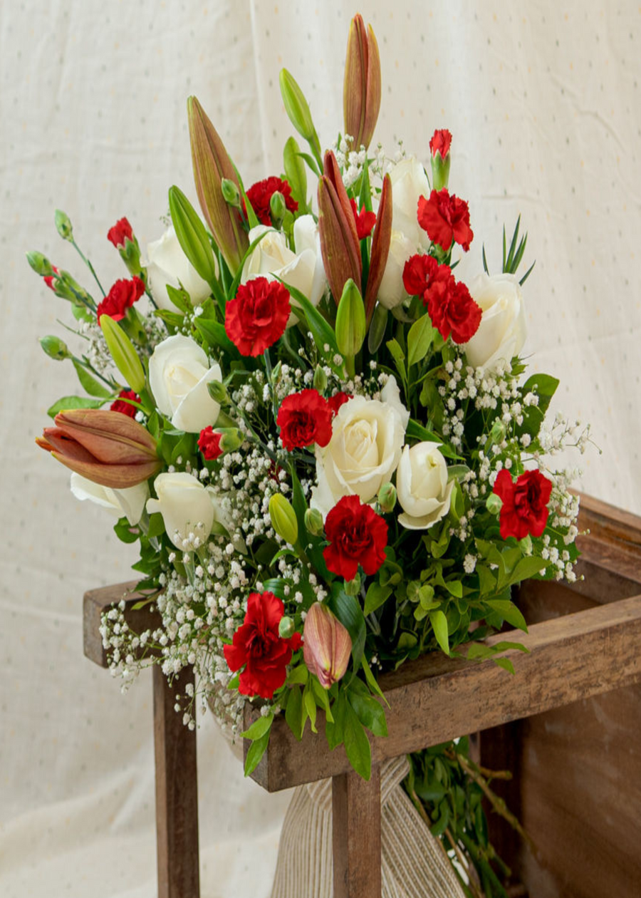Buy Flower Bouquet Gift Delivery in Bangalore Farmerr farmerr.in